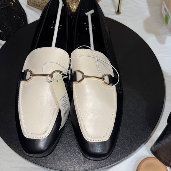 A New Day Women's Faux Leather Slip On Loafer Flats Almond Toe Memory Foam 12m - Picture 5 of 6